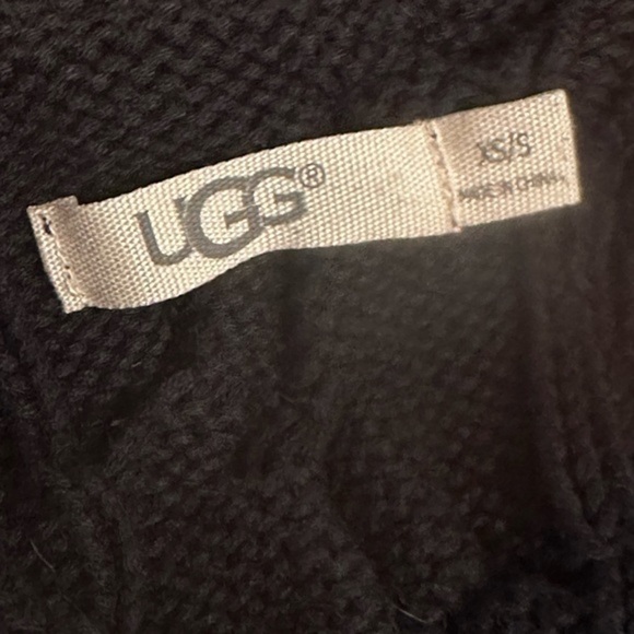 UGG Anjeline Pullover Herringbone Knit Cape Poncho Black XS/S - Picture 10 of 11